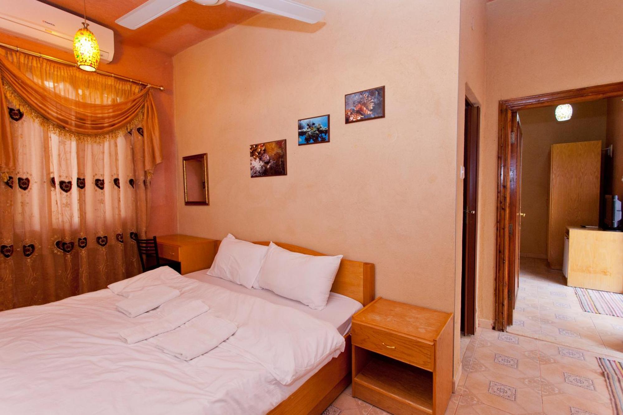 Arab Divers Dive Center And Bed & Breakfast Aqaba Exterior foto
