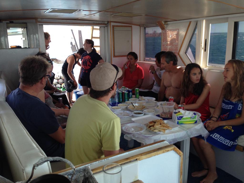 Arab Divers Dive Center And Bed & Breakfast Aqaba Exterior foto