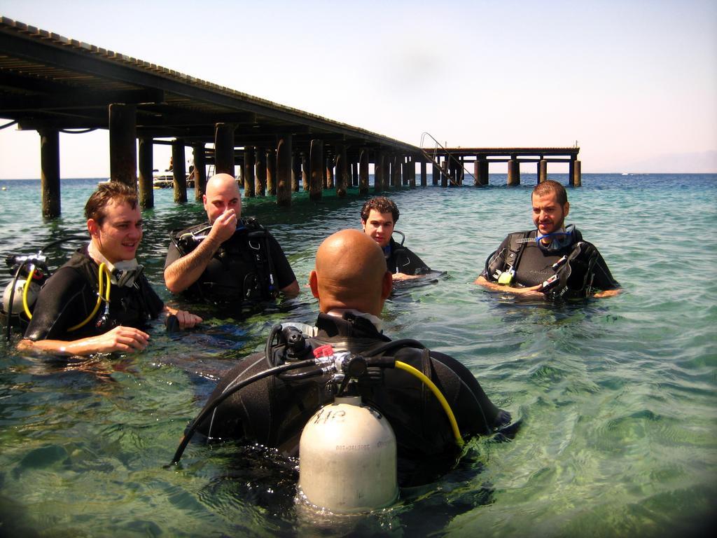 Arab Divers Dive Center And Bed & Breakfast Aqaba Exterior foto