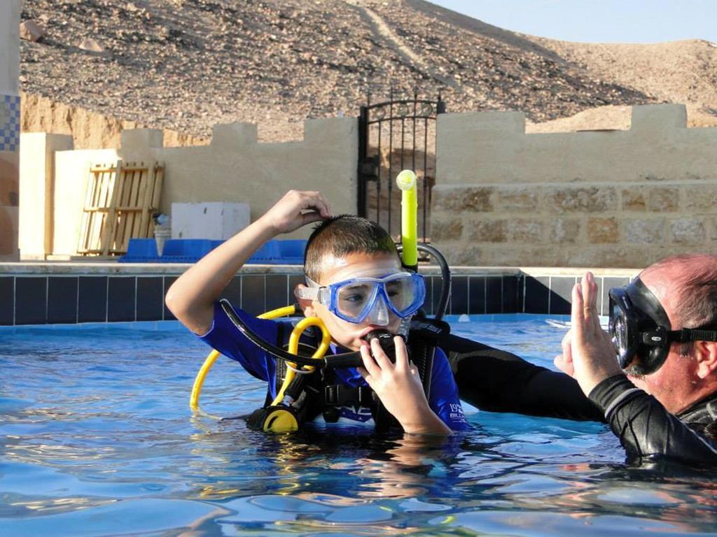 Arab Divers Dive Center And Bed & Breakfast Aqaba Exterior foto