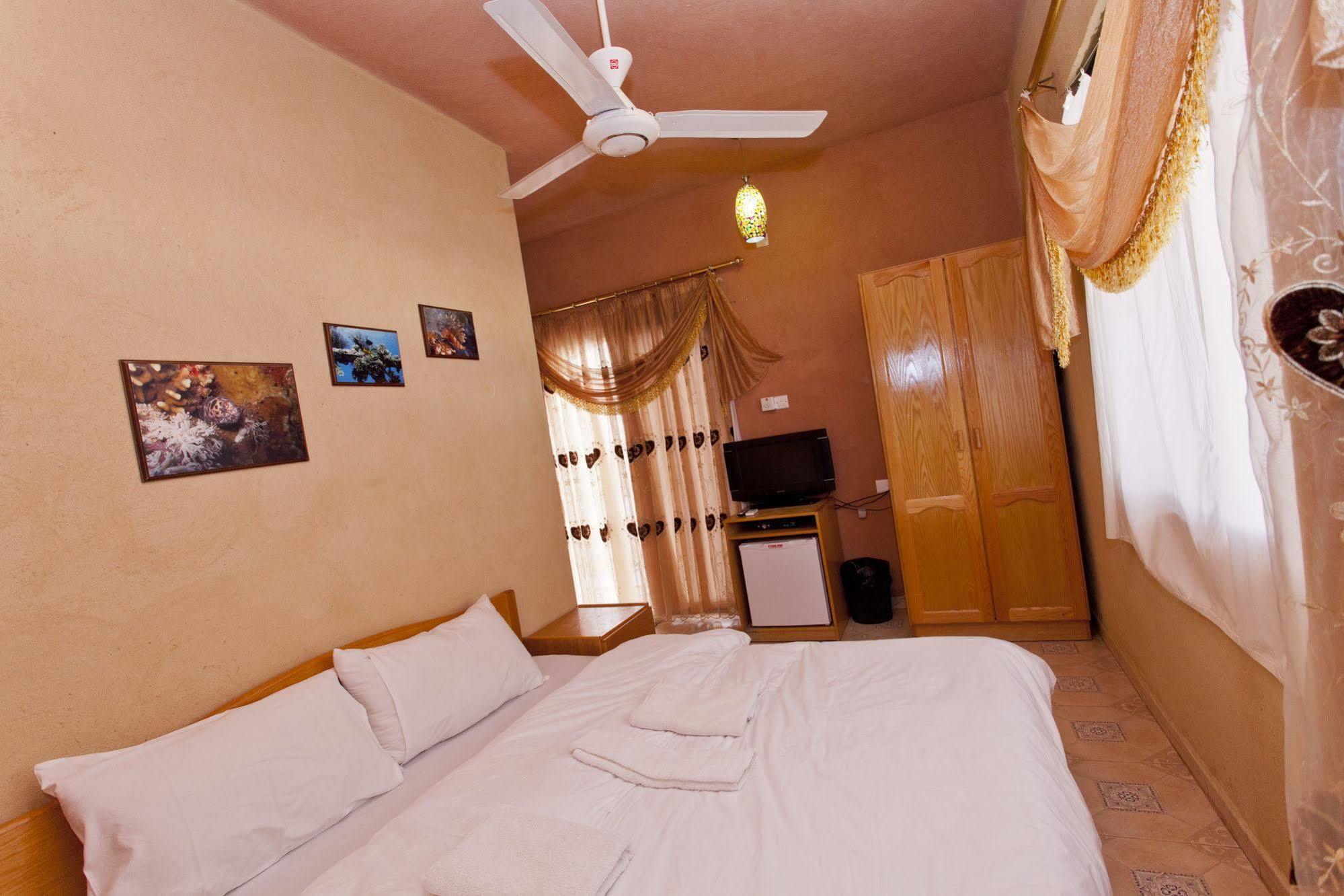 Arab Divers Dive Center And Bed & Breakfast Aqaba Exterior foto