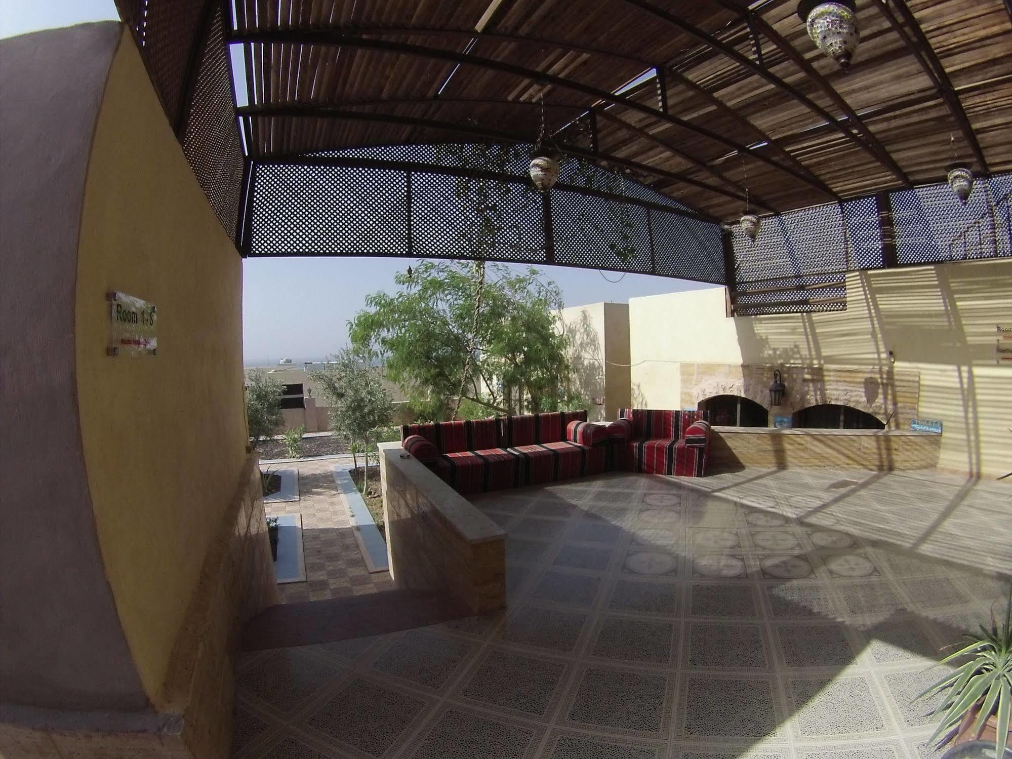 Arab Divers Dive Center And Bed & Breakfast Aqaba Exterior foto
